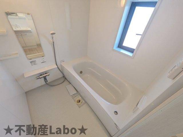 ココカラハウス川内3Cの浴室