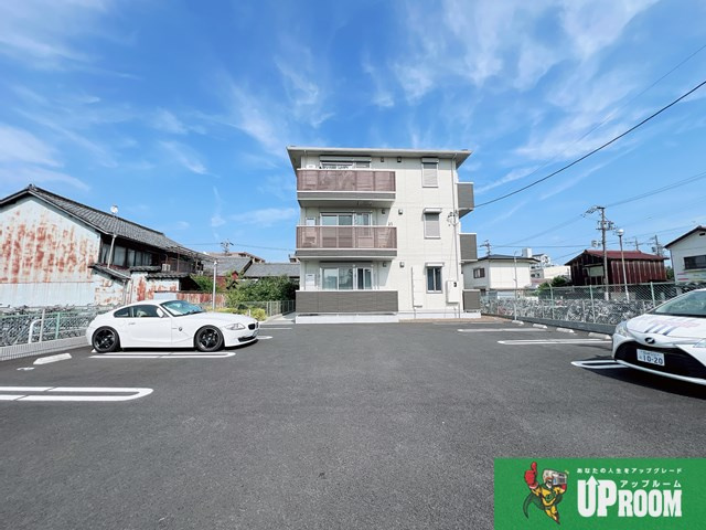 メゾン　フローラの駐車場