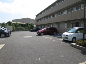 【駐車場】
