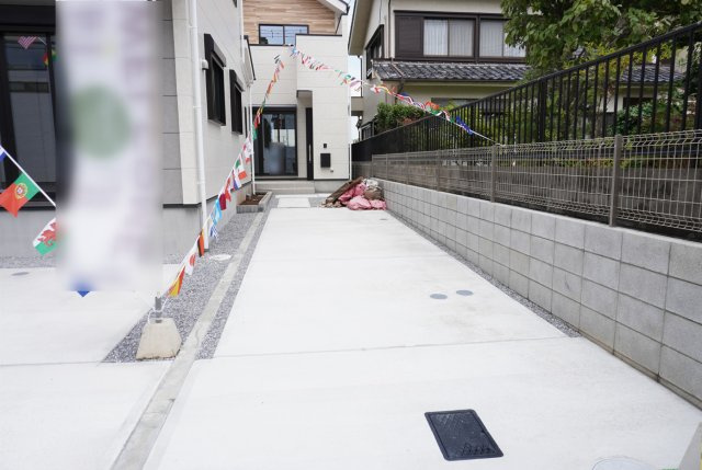 越谷市大字大林 新築分譲住宅 全2棟 1号棟の駐車場