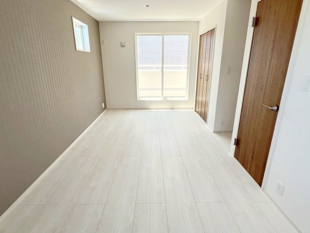 焼津市石津の洋室