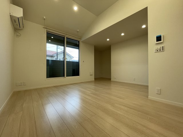 町田市能ヶ谷５丁目のアパートの居間・リビング