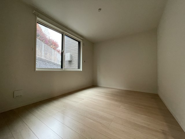 町田市能ヶ谷５丁目のアパートの洋室
