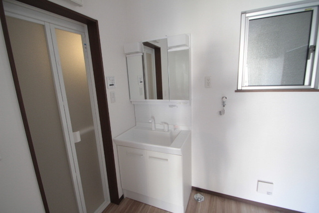 コンストレール庚午南の洗面所