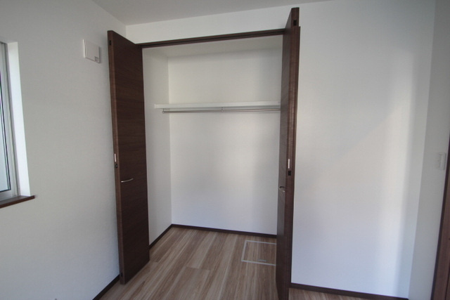 コンストレール庚午南の収納