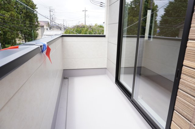 越谷市大字大林 新築分譲住宅 全2棟 2号棟のバルコニー