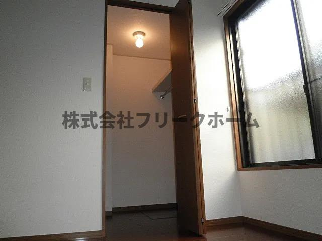 三鷹市上連雀１丁目のアパートの収納