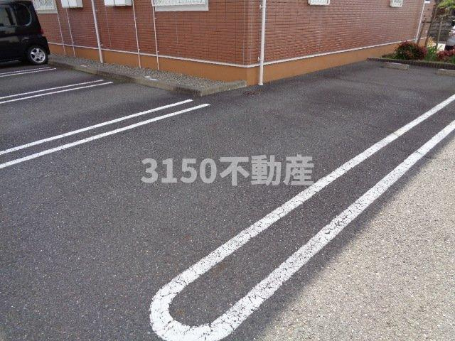メゾンアンジュ琴塚　Ｂの駐車場