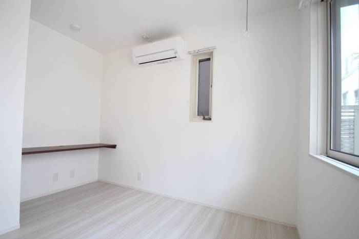 ノーバヤ　カナヤの洋室