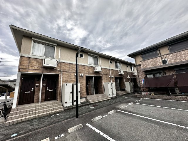 泰山木苑A棟の外観