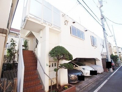 柴田マンションのロビー