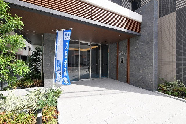 大阪市阿倍野区美章園２丁目の賃貸マンションのエントランス
