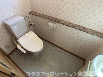 【トイレ】 | 貝塚4丁目79-7売家 | 毎日を快適に。お手入れのしやすい清潔感あふれるトイレ空間♪