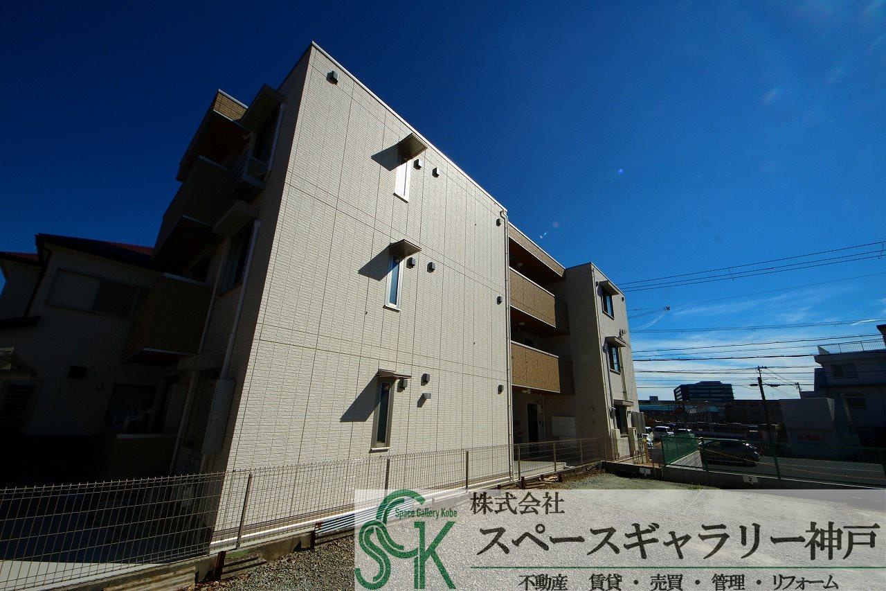 コーシェリ・アイの外観