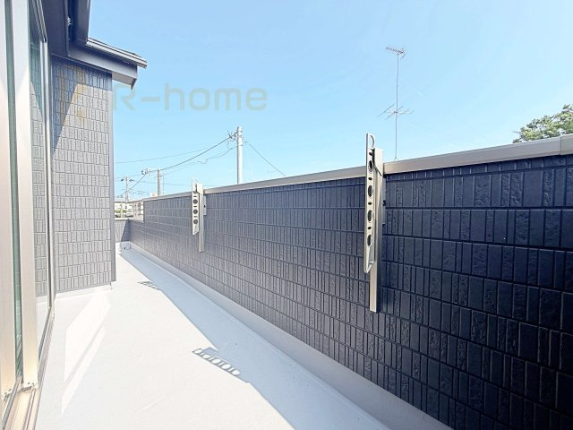 土浦市下高津3丁目　新築戸建て　B号棟のバルコニー|お布団やラグなどの大きな物も干しやすい広々としたバルコニー！