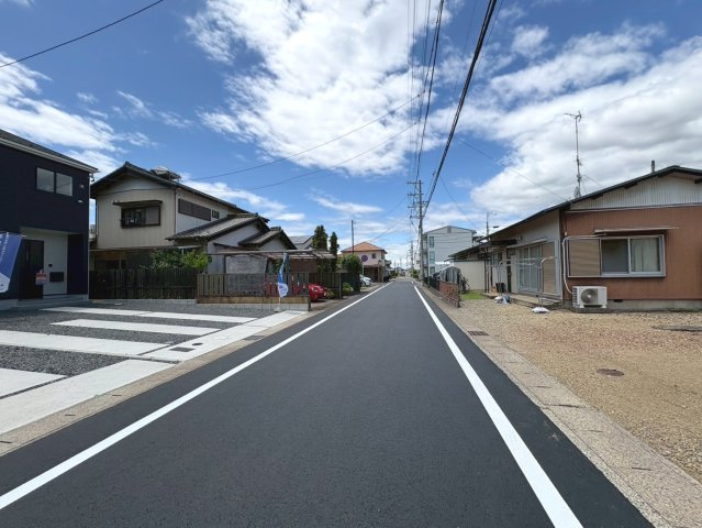 【商談中】クワイエ　各務原市那加宮浦町第１　全２区画分譲の前面道路含む現地写真|■前面道路　■ヤマダ不動産　株式会社リライフ　
■夢のマイホーム購入をフルサポートします！