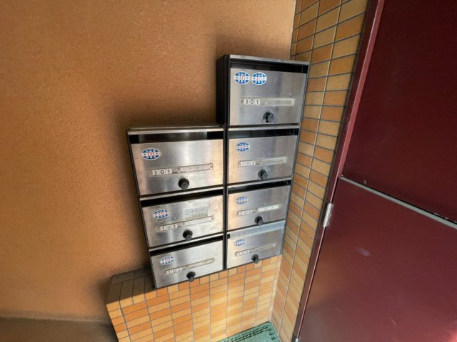 竹園マンションのエントランス