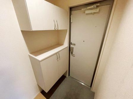 ハイツ幸の玄関