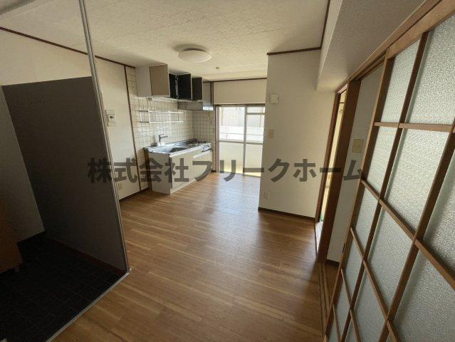 武蔵野市境南町２丁目の賃貸マンションの居間・リビング