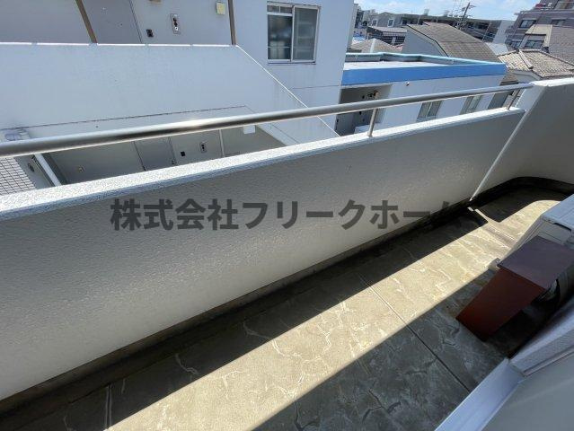 武蔵野市境南町２丁目の賃貸マンションのバルコニー