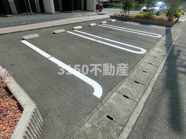 カーサ　オリーブの駐車場