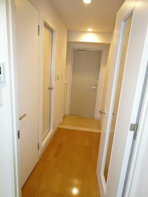 エスコート西早稲田の玄関