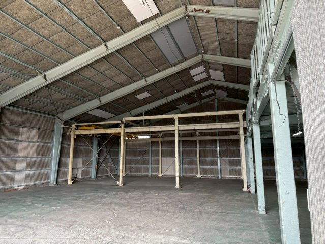 馬郡町4057番倉庫の内装