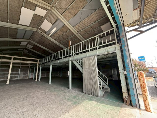 馬郡町4057番倉庫の内装