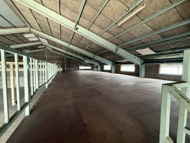 馬郡町4057番倉庫の内装