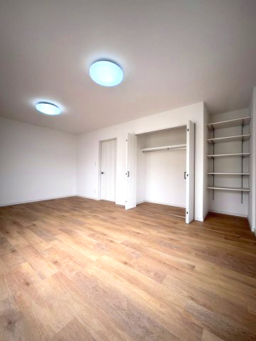 厚別西3条1丁目の洋室