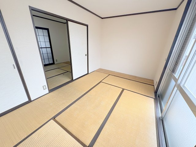 コーポ鼓ヶ滝の和室