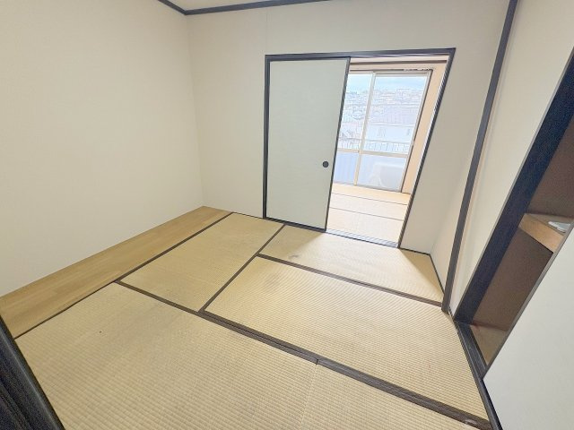 コーポ鼓ヶ滝の和室