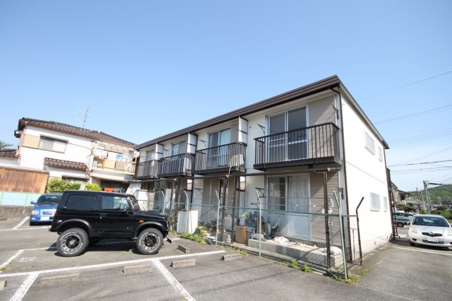 コーポ鼓ヶ滝の駐車場