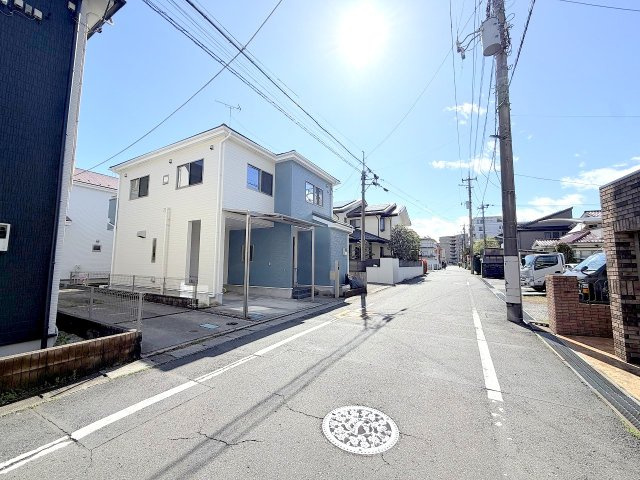 青梅市東青梅3丁目　リフォーム住宅の前面道路含む現地写真|リフォーム前写真※室内のご見学いつでも可能です。