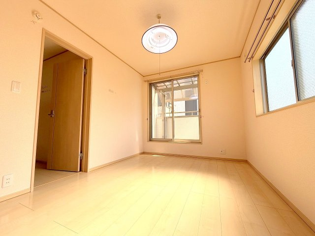 青梅市東青梅3丁目　リフォーム住宅の洋室|リフォーム前写真※室内のご見学いつでも可能です。