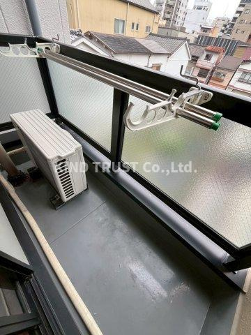 ライフステージ桜ノ宮のバルコニー|外からの目が気にならないバルコニーで洗濯物が干せます