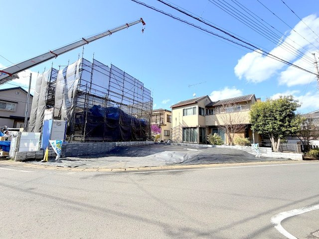 青梅市大門1丁目　新築戸建の前面道路含む現地写真