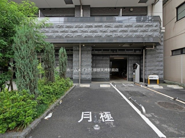 プレサンス扇町駅前の駐車場