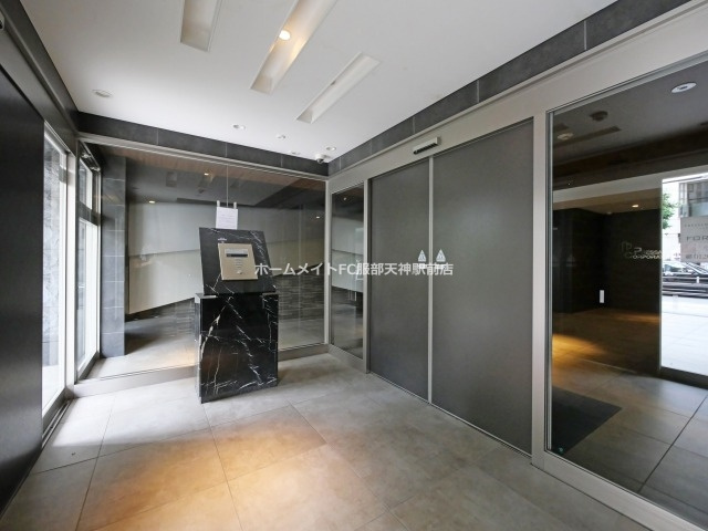 プレサンス扇町駅前のロビー