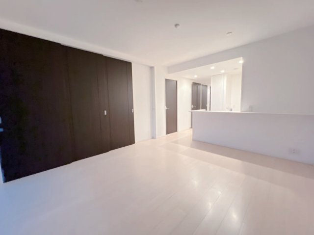 ココテラス横濱戸塚ヒルトップイースト【仲介手数料半額】ペット可♪の居間・リビング