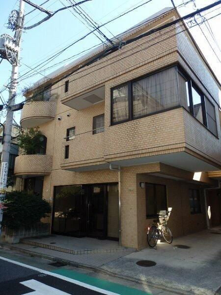 金子ビルの外観