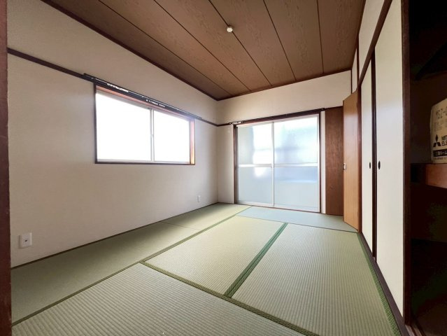 第三岡部コーポの洋室
