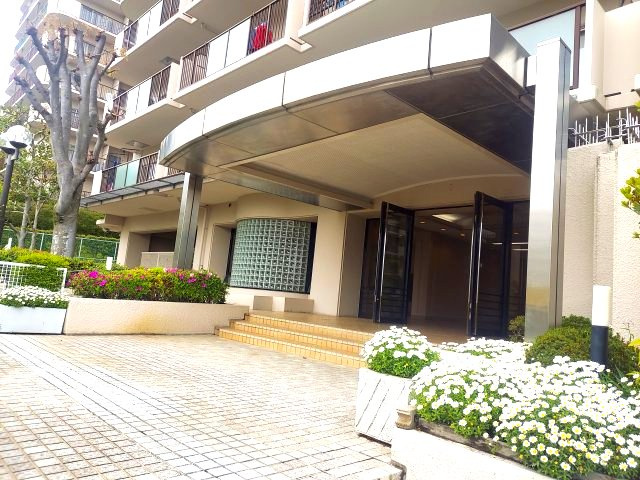 ジャルダン宝塚中山台弐番館B棟
