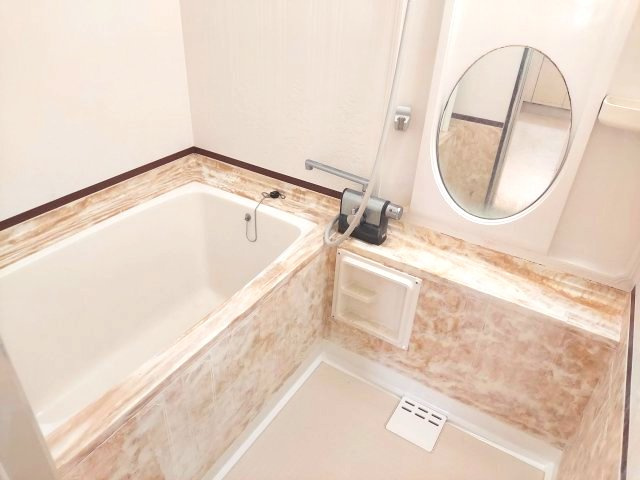 ジャルダン宝塚中山台弐番館B棟の浴室