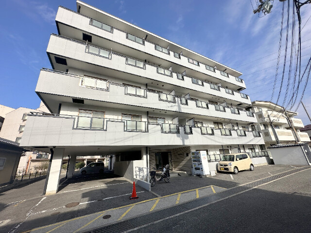 岸和田市神須屋町の賃貸マンションの外観