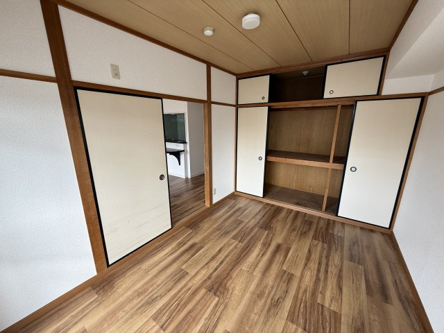 岸和田市神須屋町の賃貸マンションの居間・リビング