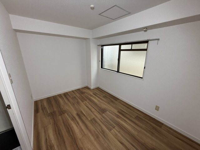 岸和田市神須屋町の賃貸マンションの居間・リビング