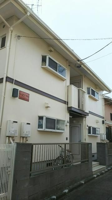 クレセント中丸の外観