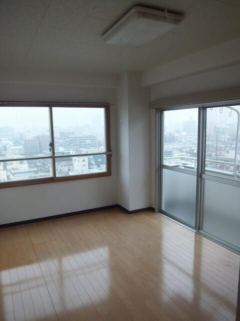 サクラハイツの洋室