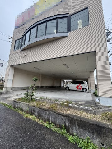 常滑市本郷町4丁目テナントの駐車場